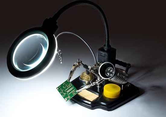 Velleman Troisième main multifonctionnelle avec loupe et outils de soudure, idéale pour les travaux de précision avec lampe loupe LED