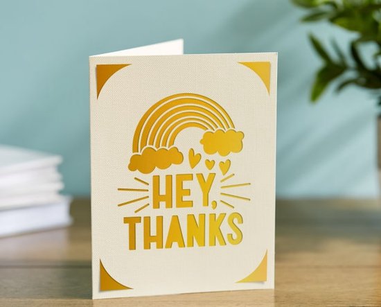 Cricut - Traceur de découpe et machine à écrire - Largeur de découpe 11,4 cm et design compact - Avec connexion Bluetooth et contrôle par application - Pour les projets de loisirs créatifs - Plastique blanc et bleu