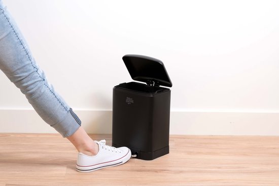 Dirt Devil Pedal bin 6 litres - Poubelle de salle de bain - acier inoxydable - Noir