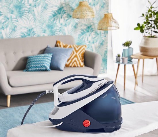 Tefal Pro Express Protect GV9221 - Générateur de vapeur - 2600W - 7.6 Bar de pression de vapeur - 550 g/min de vapeur - semelle de repassage Durilium AirGlide - réservoir d'eau détachable de 1.8L - arrêt automatique - système anti-calcaire - puissant, eff