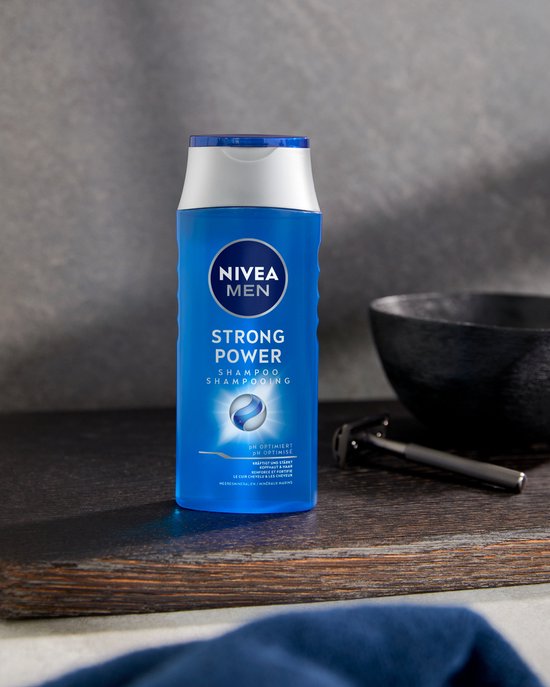 NIVEA MEN Strong Power Hair Shampooing - Enrichi en minéraux marins - Formule douce Shampooing pour cheveux - Pack avantage - 6 x 250 ml