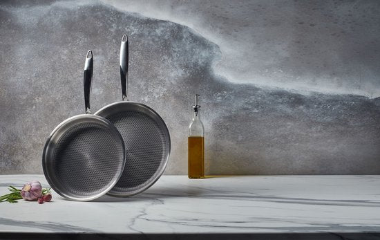 Poêle à frire - Resto - Ø24 cm - Acier inoxydable - Revêtement antiadhésif en nid d'abeille - Base Induction - Convient à toutes les sources de chaleur