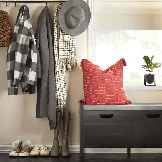 SoBuy Meuble à chaussures - Meuble à chaussures avec rangement et coussin d'assise - 2 portes - Noir