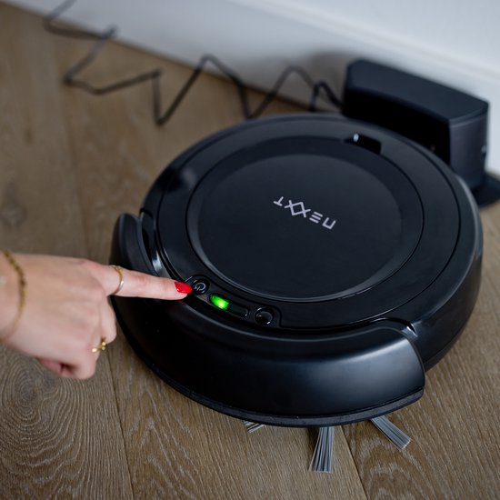 Robot aspirateur avec station de recharge 3 en 1 - Nexxt - pour animaux de compagnie - Capteur anti-virus et 3 modes de nettoyage - Adaptateur et brosse inclus - 17W - noir