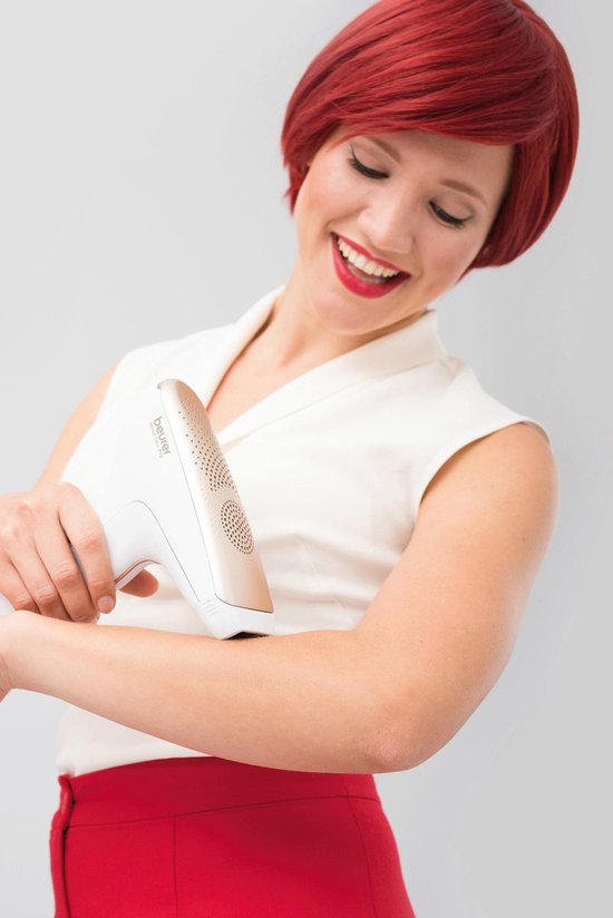 Épilateur à lumière pulsée Beurer IPL Velvet Skin Pro 8500 - Utilisation sans fil - Jusqu'à 300 000 impulsions lumineuses - Fixation de précision et adaptateur secteur inclus - Filtre UV - Capteur de type de peau et de contact avec la peau - Garantie de 3