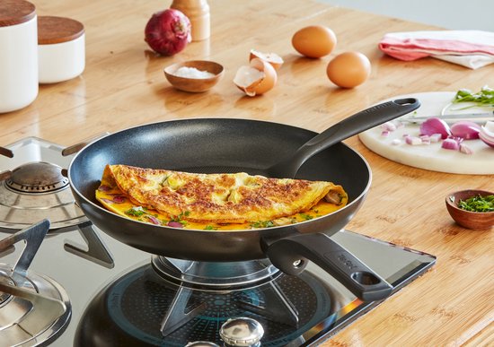 Tefal Easy Cook & Clean - Set de poêles - Ø24 et Ø28 cm - Ne convient pas à l'induction - Revêtement antiadhésif - Aluminium - Noir