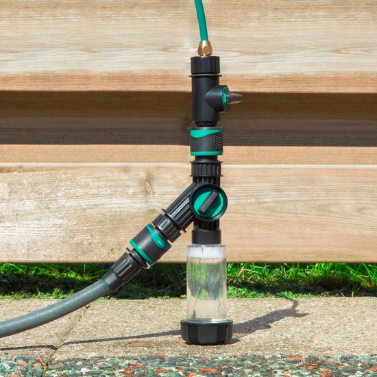 Brosse à laver télescopique - VONROC - 4.60m - Tête de brosse, tuyau d'eau et distributeur de savon inclus