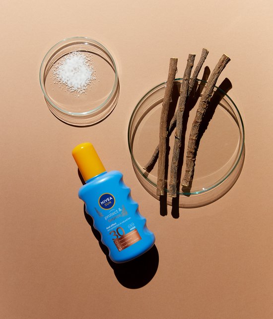 NIVEA SUN Protect & Bronze Spray solaire - SPF 30 - Spray solaire - Waterproof - Stimule le bronzage - 200 ml