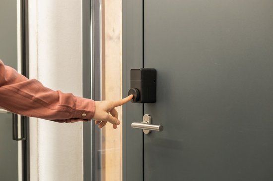 SwitchBot - Smart Lock Pro (2024)