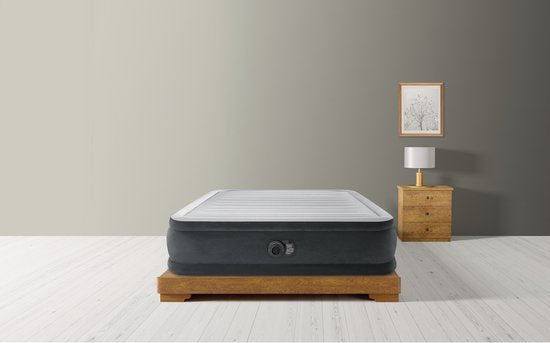 Intex Queen Comfort-Plush Airbed avec pompe intégrée - 203x152x46 cm