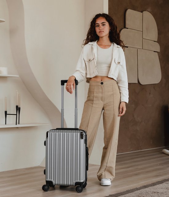 Valise cabine - Pathsail – 40L – Léger 2,98 kg – Roues 360° – Double serrure TSA – Compartiment PC – Zips YKK – 38 x 24 x 57 cm – Argenté