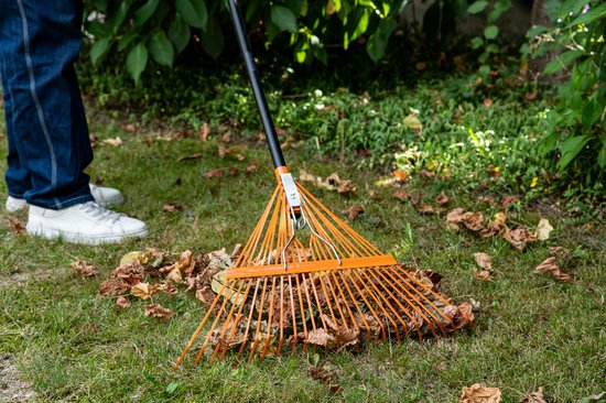 Râteau de Jardin - BLACK+DECKER - Râteau à Feuilles avec Poignée Confortable - 164 x 60 x 3 CM - Orange/Noir