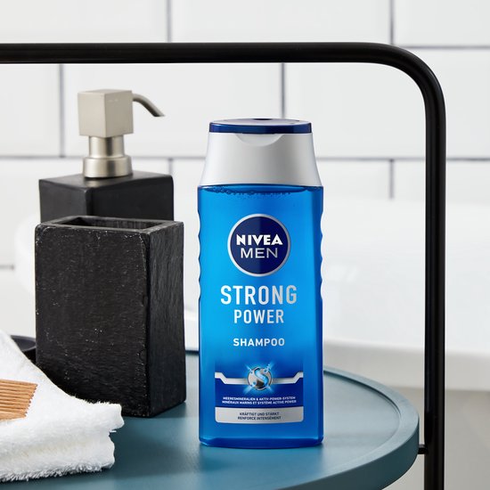 NIVEA MEN Strong Power Hair Shampooing - Enrichi en minéraux marins - Formule douce Shampooing pour cheveux - Pack avantage - 6 x 250 ml