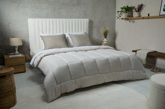SleepMed Comfort couette rayée - 200 x 200 cm - Crème