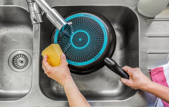 Tefal Easy Cook & Clean - Set de poêles - Ø24 et Ø28 cm - Ne convient pas à l'induction - Revêtement antiadhésif - Aluminium - Noir