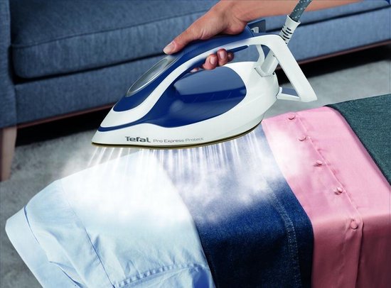 Tefal Pro Express Protect GV9221 - Générateur de vapeur - 2600W - 7.6 Bar de pression de vapeur - 550 g/min de vapeur - semelle de repassage Durilium AirGlide - réservoir d'eau détachable de 1.8L - arrêt automatique - système anti-calcaire - puissant, eff