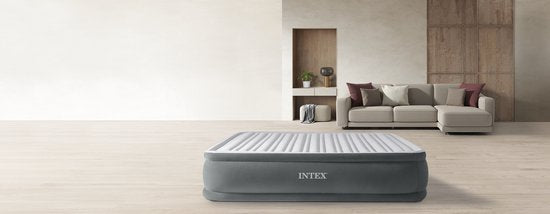 Intex Queen Comfort-Plush Airbed avec pompe intégrée - 203x152x46 cm
