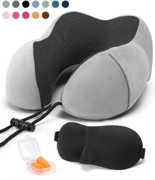 SKYCASES Travel Essentials - Oreiller de cou 3 pièces - Oreiller de voyage ergonomique en mousse à mémoire de forme avec masque pour les yeux et bouchons d'oreille - Idéal pour l'avion, la voiture et le train - Compact et luxueux - Gris clair