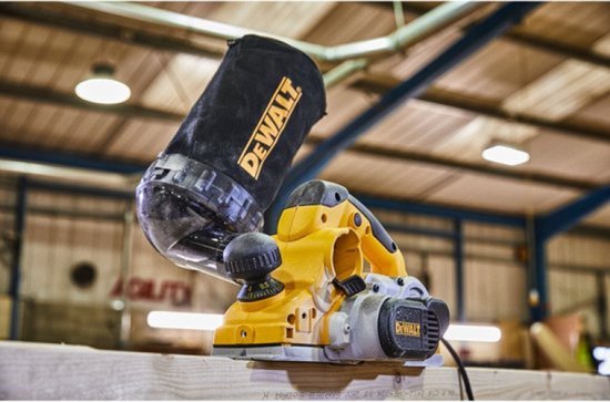 DeWalt - Rabot - 1050W - 4mm
