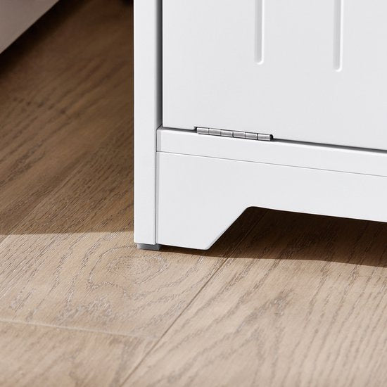 SoBuy BZR150-W Armoire haute de salle de bain avec sac à linge, armoire de salle de bain avec portes, 2 paniers à linge amovibles, étagères réglables, compartiments