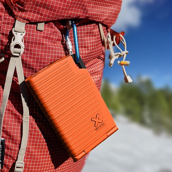 Xtorm Waterproof Super Solar 20W Powerbank - 10,000mAh - Rechargeable par énergie solaire - 3 Ports - Etanche pour Smartphone et Tablette