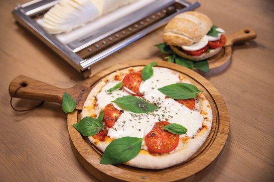 Trancheur de fromage mozzarella Boska - 56 tranches de 0,5 cm - 370 x 350 x 65 mm