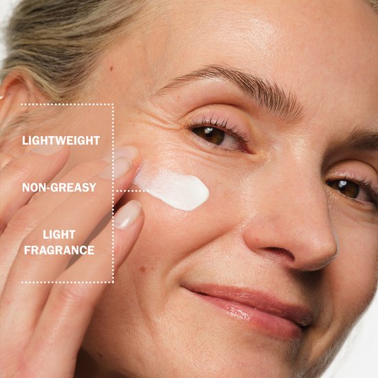 Crème de jour hydratante à la vitamine C SPF30 de Olay - Anti-taches de pigmentation - Uniformise - Hydrate - 50 ml