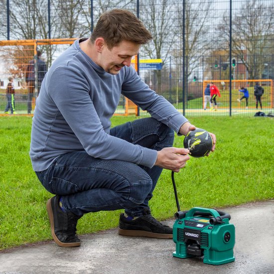 VONROC Compresseur Accu - VPower 20V - Sans batterie ni chargeur - Batterie 20V et connexion 12V - 11 bar - 8 accessoires inclus