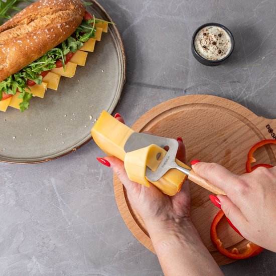 Boska Cheese Slicer Amigo small - Petite trancheuse à fromage pour fromages affinés et vieux - acier inoxydable - bois de hêtre - antiadhésif
