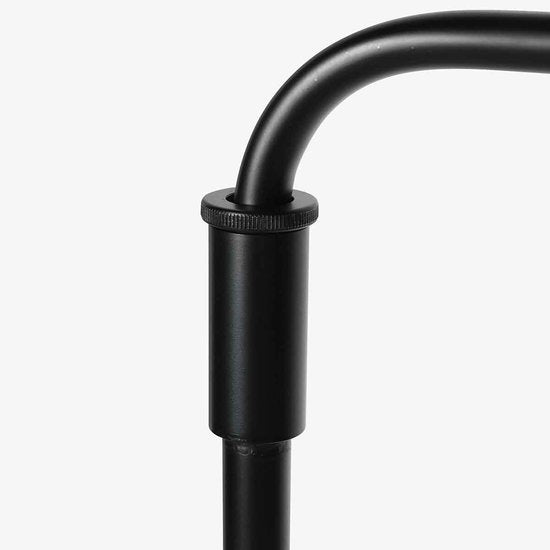 Lampadaire noir Bloeba 4169ZW de Steinhauer avec hauteur réglable (150-165 cm) et bras pivotant extensible jusqu'à 66 cm, base en métal avec abat-jour en velours bleu Ø40cm, design tendance pour l'intérieur.