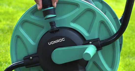 VONROC Ensemble de chariots pour tuyaux - Comprend un tuyau d'arrosage de 20 m, une buse de qualité supérieure, des raccords de tuyaux, un tuyau de raccordement et un raccord de robinet.