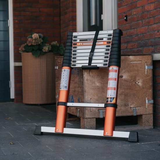 Batavia Echelle télescopique 3.27m - Echelle seule - Longueur étendue 327cm - Anti-dérapant - Fermeture souple brevetée - Charge maximale 150kg - Hauteur de travail 427cm - Girafe Air