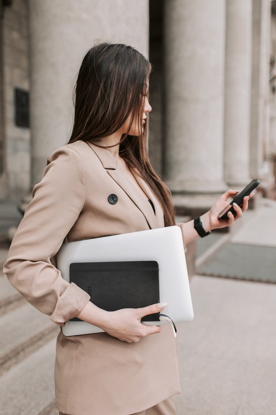 Systemyze Agenda 2025 Adultes - Calendrier hebdomadaire - Planificateur - Table horaire incluse - Format A5 - Noir