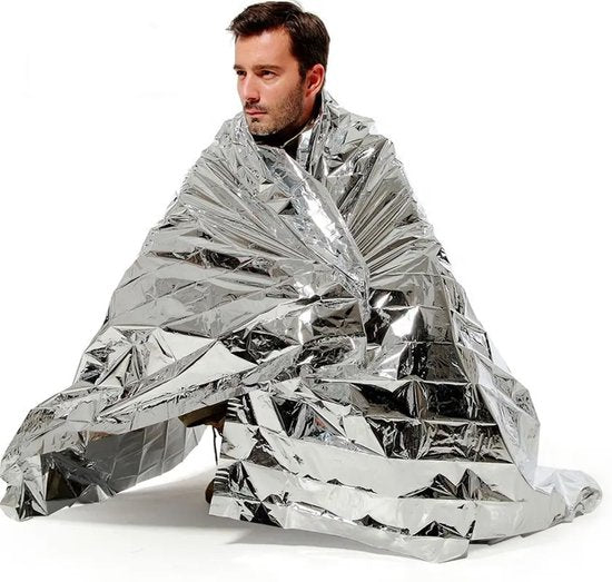 Kit de sécurité automobile 4 pièces de Faas - triangle de danger, gilet de sécurité, couverture de sauvetage - Accessoires requis dans les pays de vacances