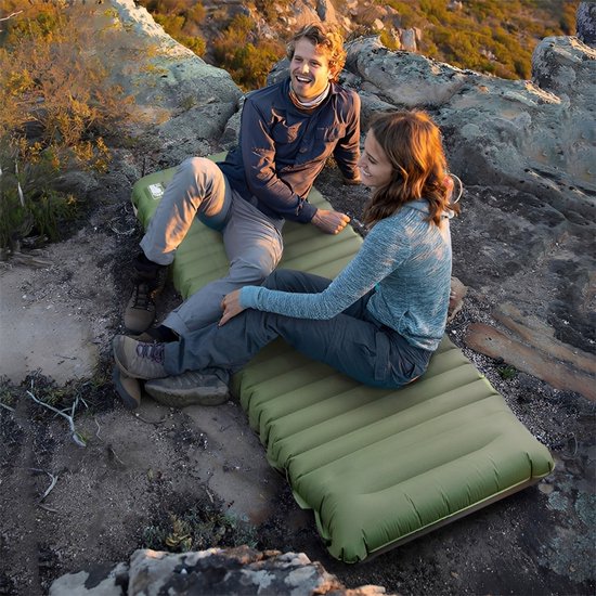 Ever Trex Sleeping Mat Comfort - 193x70x10cm - Pompe intégrée - 1 personne - Matelas de camping - autogonflant - Vert