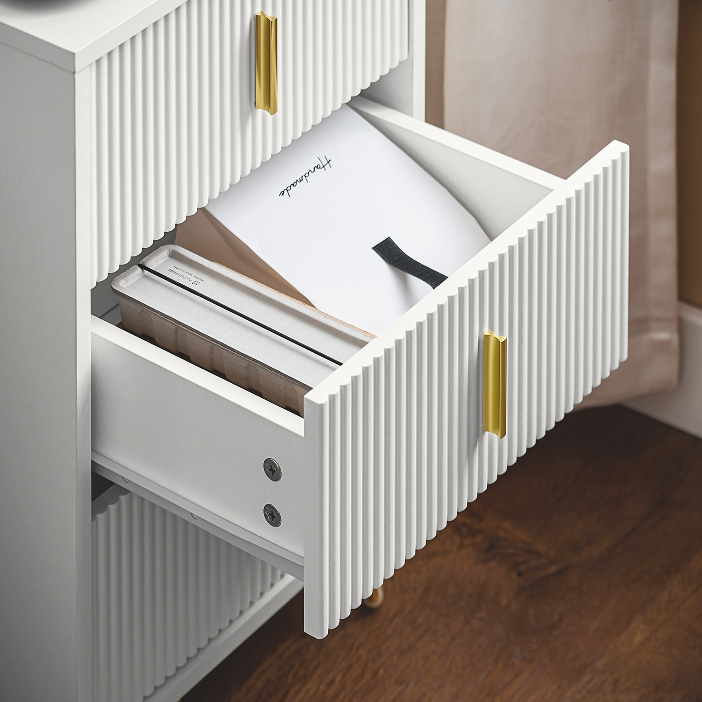 Table de chevet SoBuy FBT115-L-W - 3 tiroirs - 40 x 40 x 64 cm - Blanc