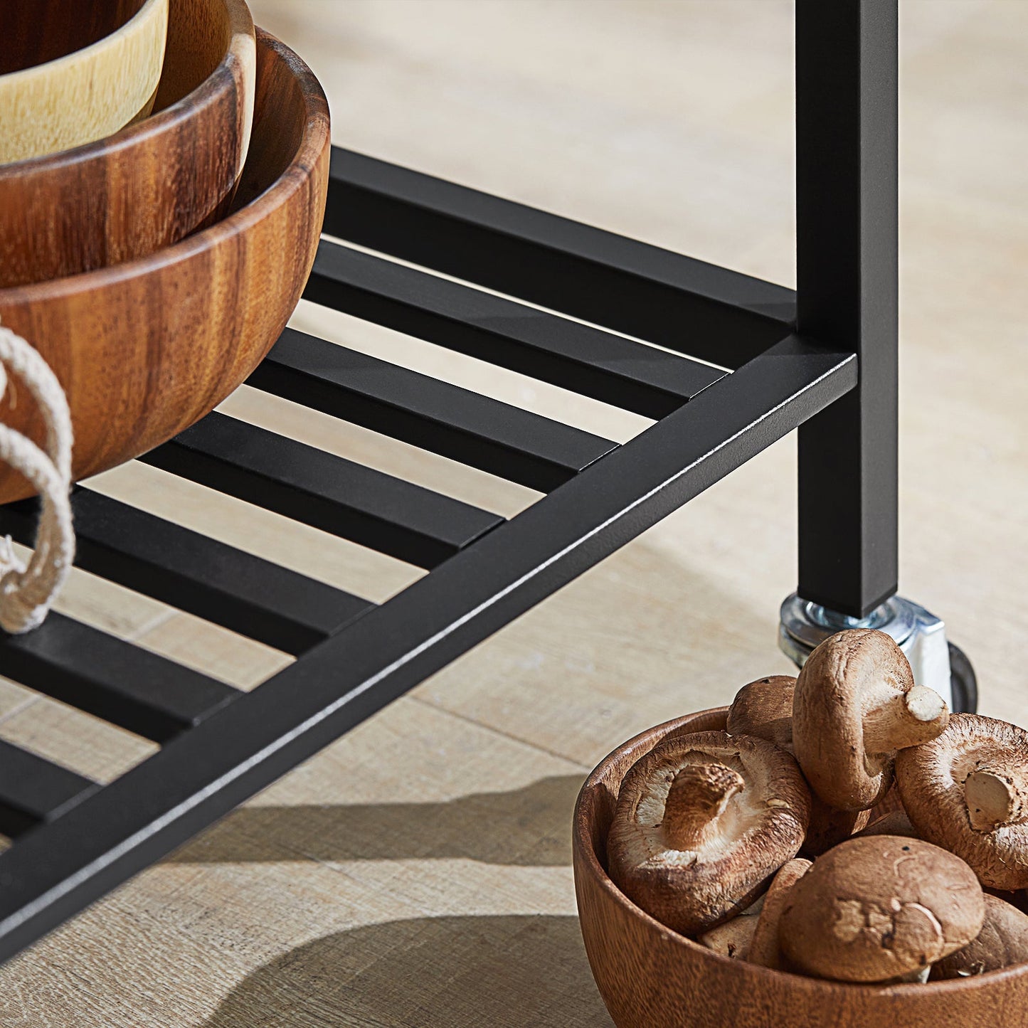 SoBuy Chariot de cuisine sur roulettes avec 2 tiroirs et 2 étagères - 100x45x93 cm - Max. 60KG - Couleur bois foncé