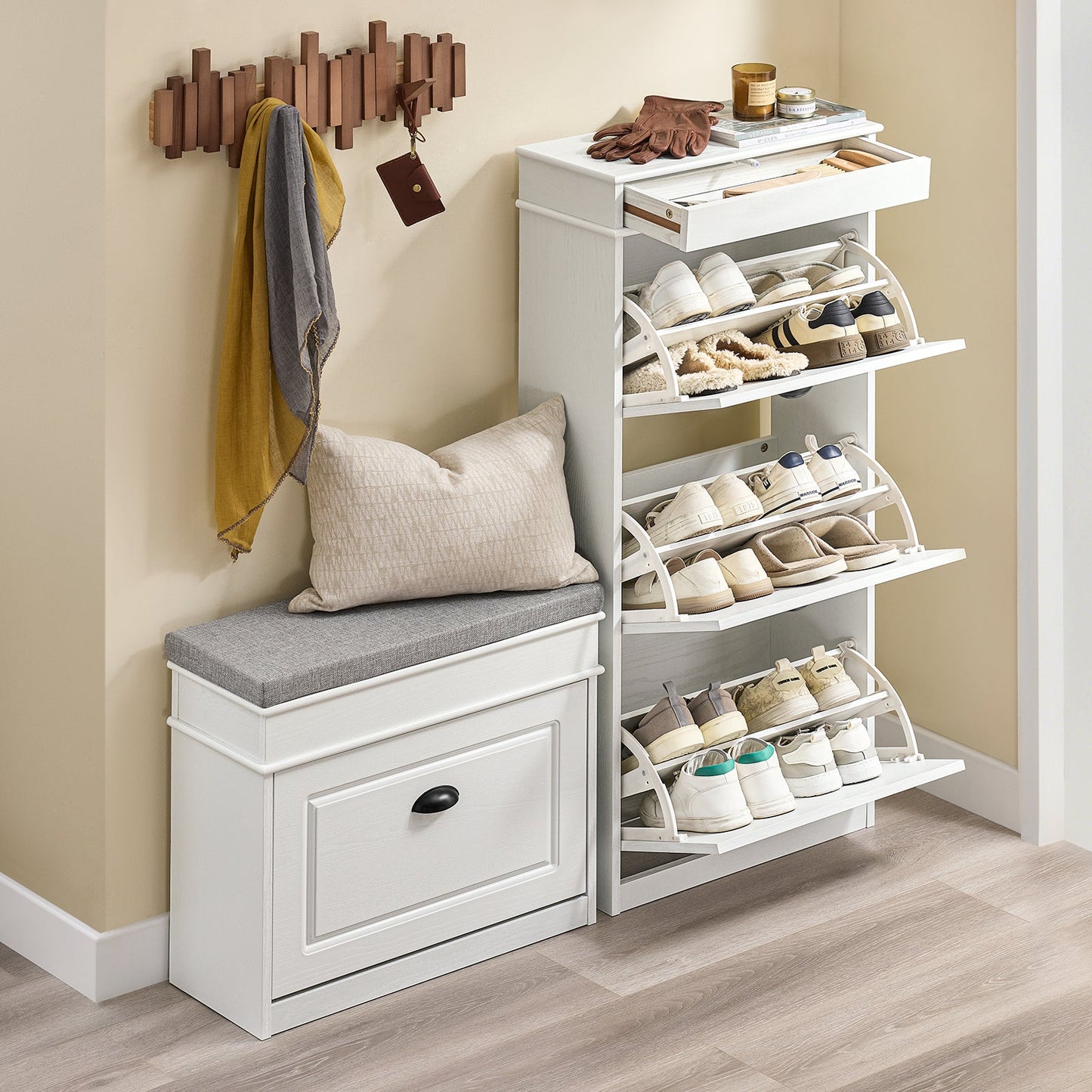 SoBuy FSR94-WG Meuble à chaussures 3 volets 12 paires, 53 x 24 x 118 cm, effet bois vieilli/blanc
