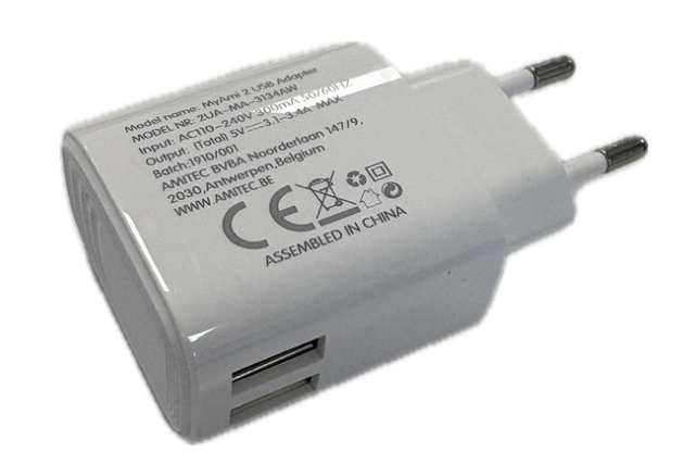 Amitec USB Charger MyAmi 2 - Avec deux ports Usb, une fonction de charge rapide et une prise Eu - Pour Smartphone et Tablette - Plastique blanc - Trois virgule un à trois virgule quatre A