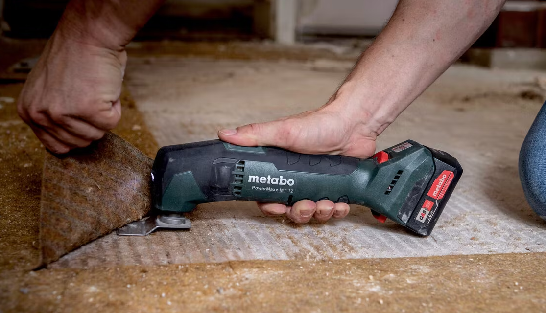 Metabo - Accu-Multitool Body - 12 V & OMT-System - Avec éclairage LED et poignée fine - Pour scier, poncer et gratter - Métal vert et noir