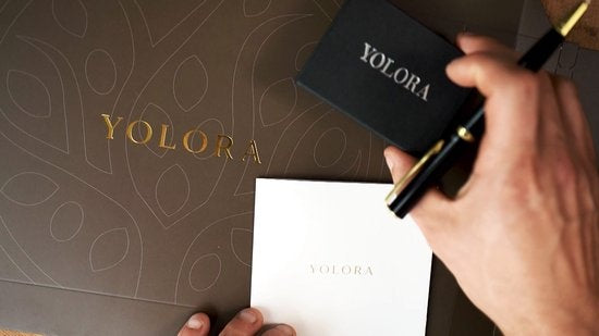 Yolora Collier Femme avec Pendentif Coeur - Cristal Kalpa Camaka - Or - Plaqué Or Jaune 18K - Collier Femme Or - Bijoux - Collier - Boîte Cadeau de Luxe - Boîte Cadeau - Bel Emballage Cadeau - Emballage Cadeau Exclusif