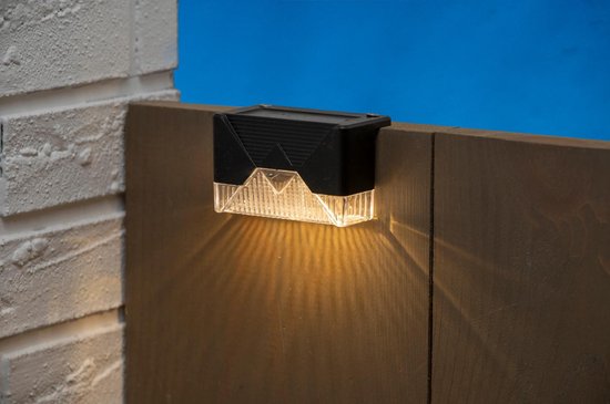 Grundig Solar Garden Lights 4 Pieces - Lampe solaire pour l'éclairage des terrasses et des clôtures - Lumière d'ambiance blanc chaud - Eclairage de jardin avec matériel de montage - 6-8 heures d'autonomie - Noir