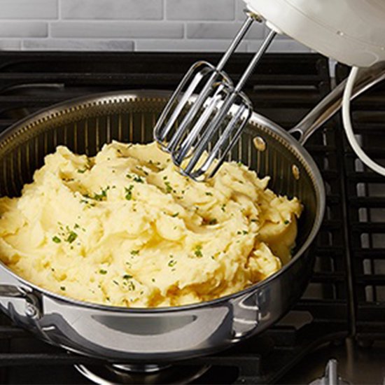 LIVINGTON Titan Pan - poêle en acier inoxydable revêtue de 28 cm avec revêtement antiadhésif diamanté - poêle haute résistante au four, adaptée à tous les types de cuisinières