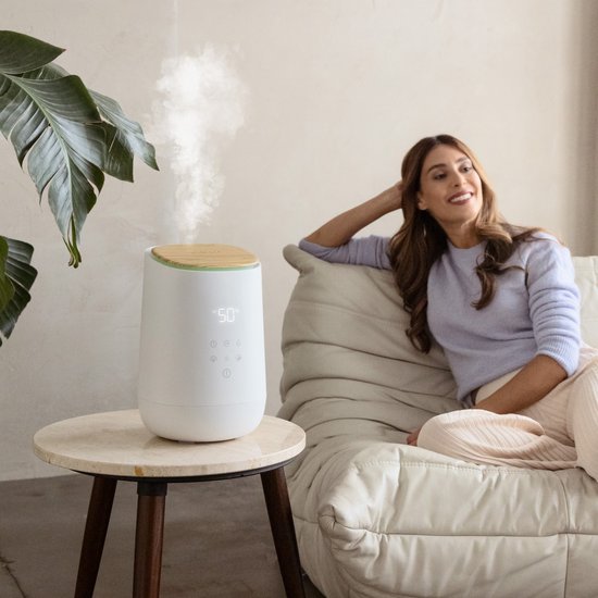 Medisana AH 680 - Humidificateur avec diffusion d'arômes et éclairage bien-être