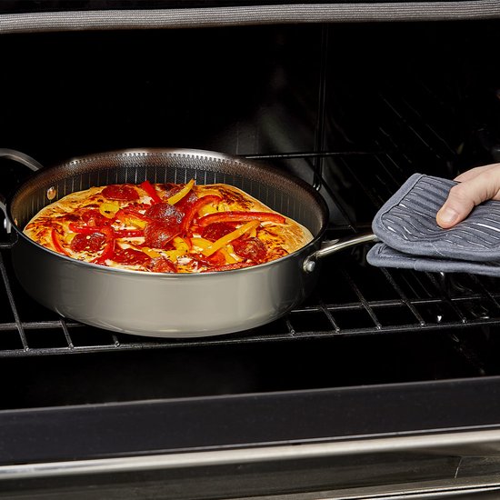 LIVINGTON Titan Pan - poêle en acier inoxydable revêtue de 28 cm avec revêtement antiadhésif diamanté - poêle haute résistante au four, adaptée à tous les types de cuisinières