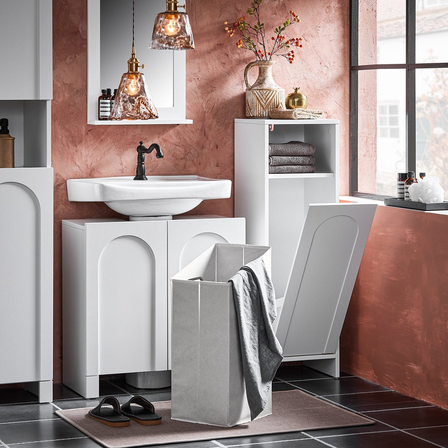 Armoire de salle de bain - SoBuy - Avec sac à linge pliable - max 17 kg - 30 x 30 x 97 cm - Blanc