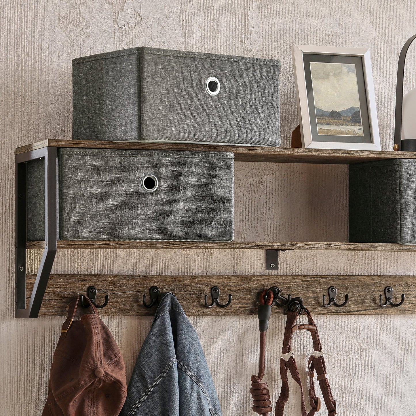 SoBuy Porte-manteau mural - Porte-manteau suspendu avec 3 paniers et 7 crochets - Max. 22KG - 100 x 20 x 30 cm - Couleur bois