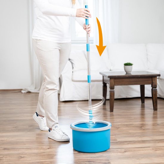 Système de nettoyage Livington Clean Water Spin Mop à eau claire, avec nettoyant et tampons inclus - sépare l'eau sale de l'eau propre - Balai à franges adapté à tous les types de sols - Tête pivotante à 360° - Édition vente par correspondance