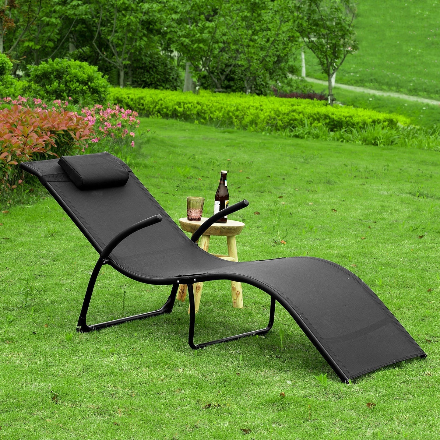 SoBuy Chaise longue avec coussin - Pliable - Max. 150 kg - 173 x 60 x 69 cm - Noir