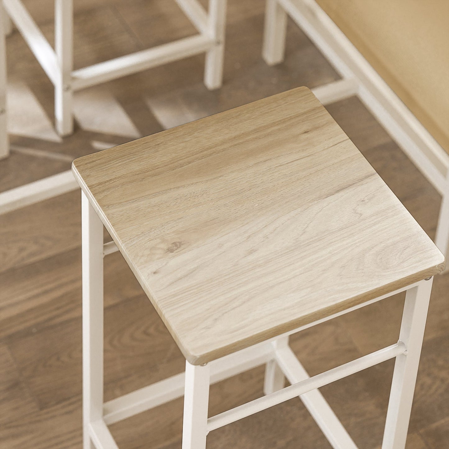 SoBuy Table de bar avec 4 tabourets - Moderne - max. 120 kg - Blanc / Marron